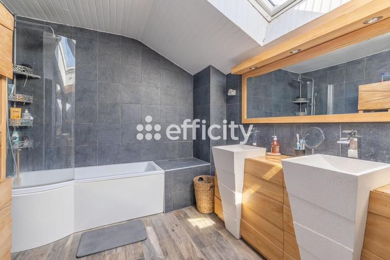 Maison - 115 m² - 6 pièces