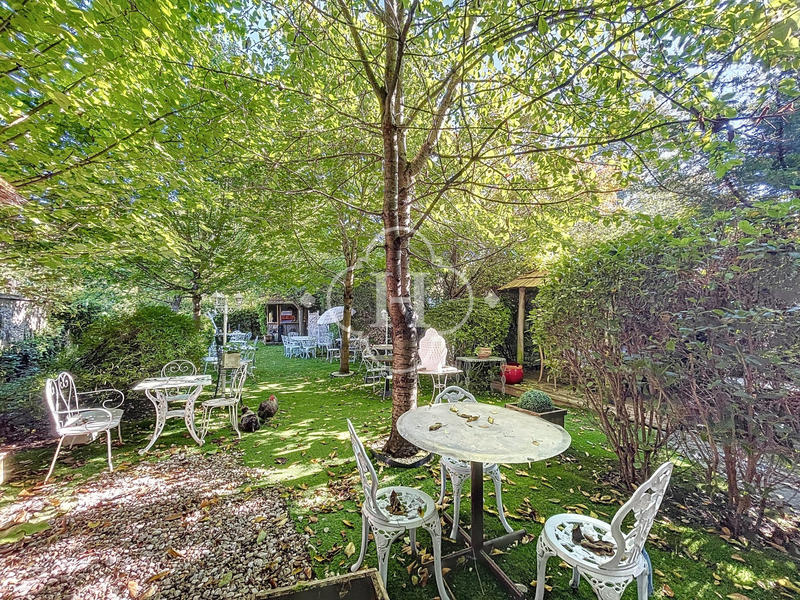 Maison ancienne - 316 m² - 8 pièces