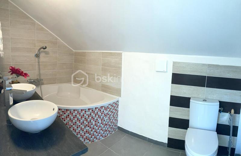 Maison traditionnelle - 104 m² - 5 pièces