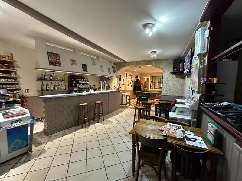 Fonds de commerce - Local commercial - 220 m²