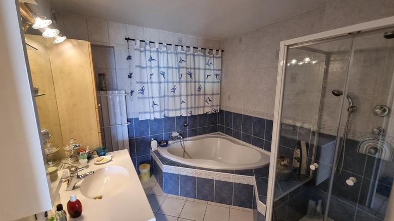 Villa - 214 m² - 6 pièces