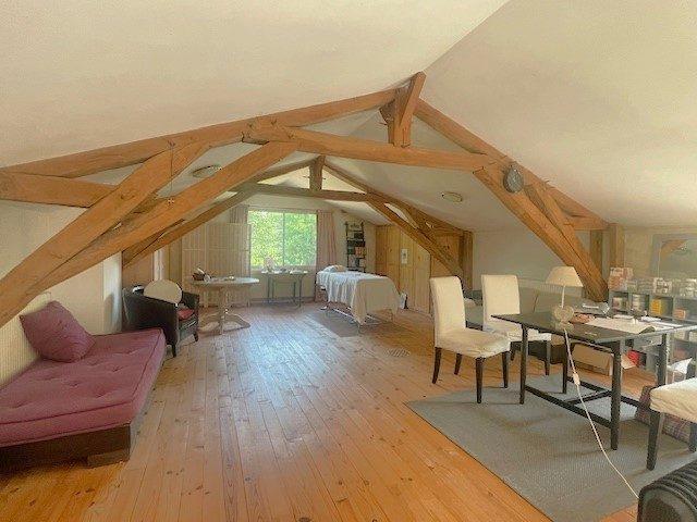 Maison - 300 m² - 7 pièces