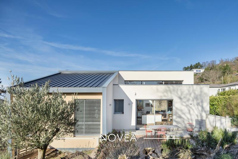 Maison contemporaine - 171 m² - 6 pièces