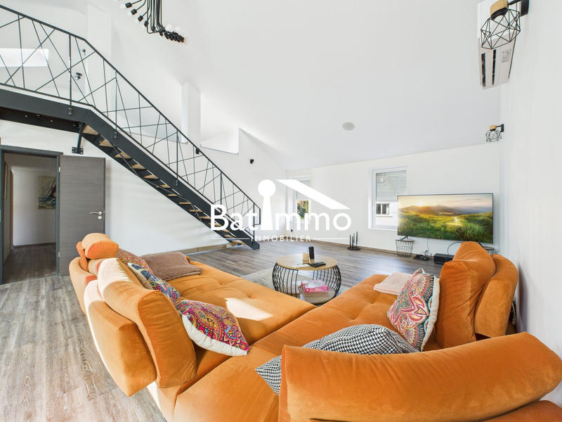 Maison - 245 m² - 8 pièces