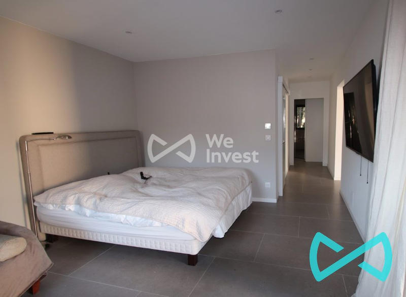 Villa - 235 m² - 6 pièces