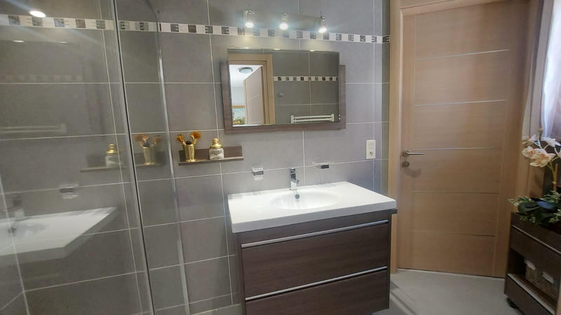 Propriété - 190 m² - 6 pièces