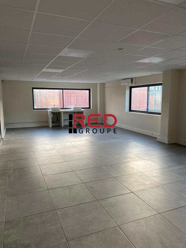 Local d'activités - 172 m²