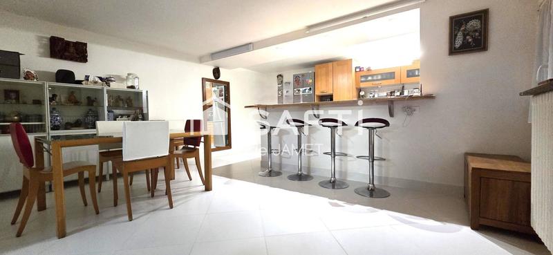 Appartement - 130 m² - 7 pièces