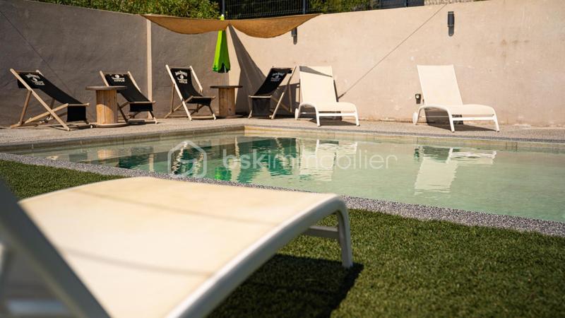 Maison en pierre - 263 m² - 11 pièces