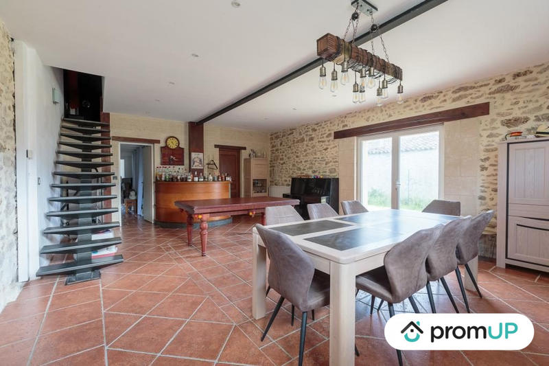 Maison ancienne - 210 m² - 8 pièces