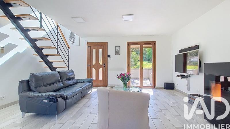 Maison - 122 m² - 8 pièces