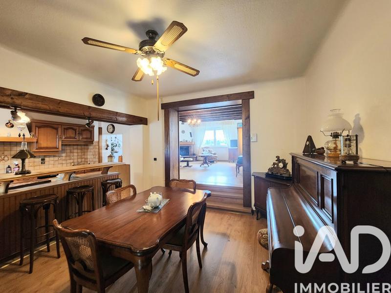 Maison - 212 m² - 8 pièces