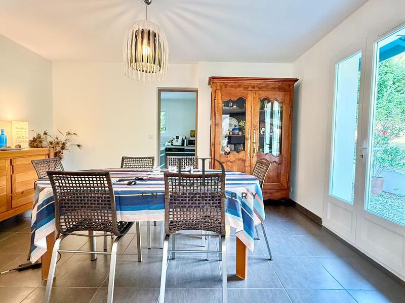 Maison - 170 m² - 6 pièces