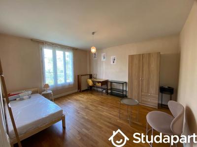 Chambre - 9 m² - 1 pièce