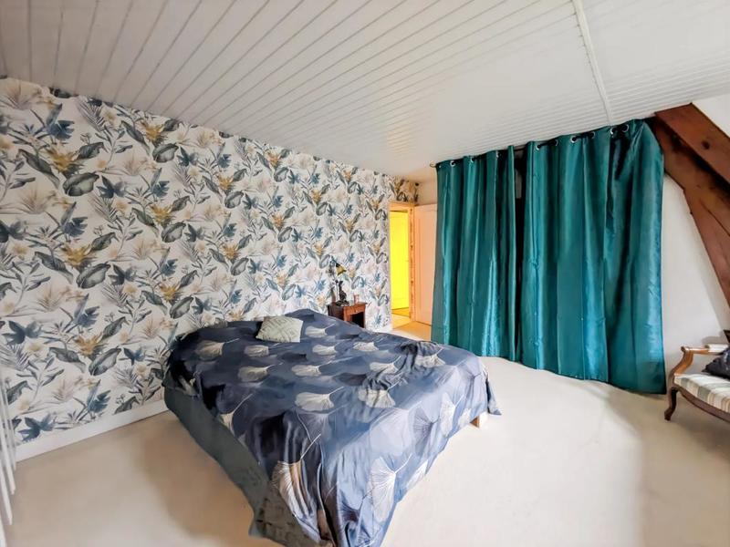 Maison - 220 m² - 6 pièces