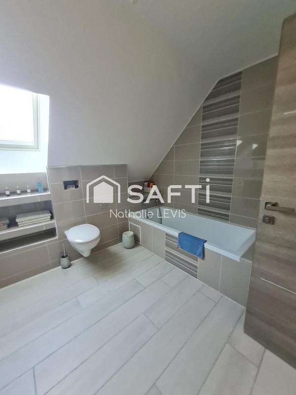 Maison - 214 m² - 6 pièces