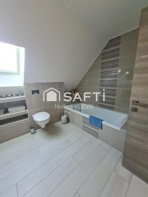 Maison - 214 m² - 6 pièces