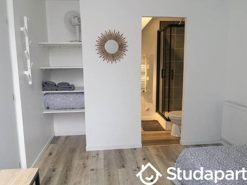 Chambre - 11 m² - 1 pièce