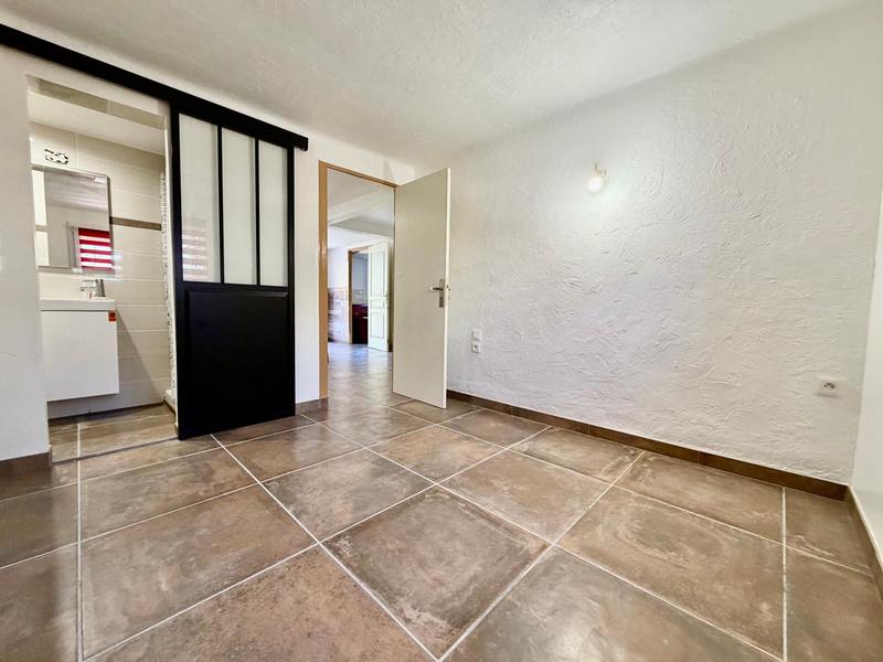 Maison - 99 m² - 5 pièces