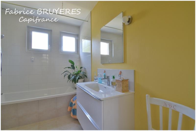 Maison - 247 m² - 8 pièces