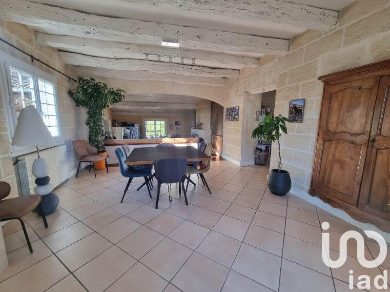 Maison - 260 m² - 8 pièces
