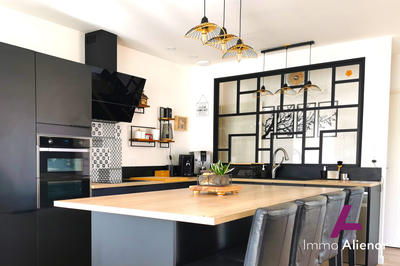 Maison - 111 m² - 4 pièces