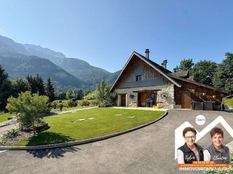 Local commercial - 245 m² - 10 pièces