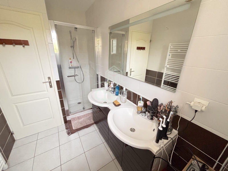 Maison traditionnelle - 162 m² - 6 pièces