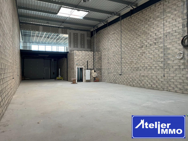 Local d'activités - 418 m²
