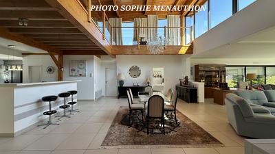 Maison d'architecte - 270 m² - 7 pièces