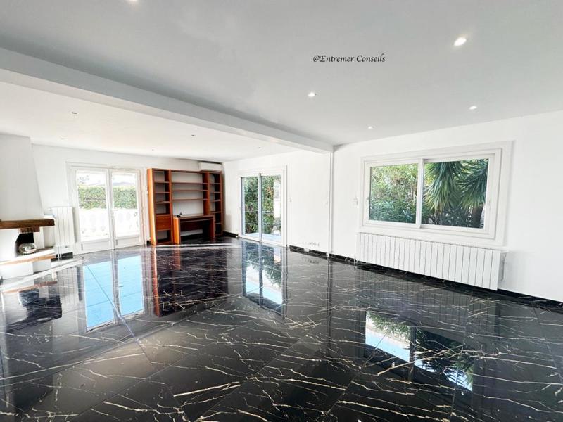 Maison - 194 m² - 6 pièces