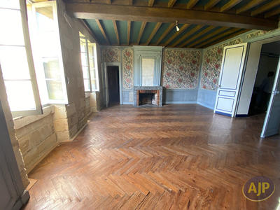 Maison - 420 m² - 8 pièces