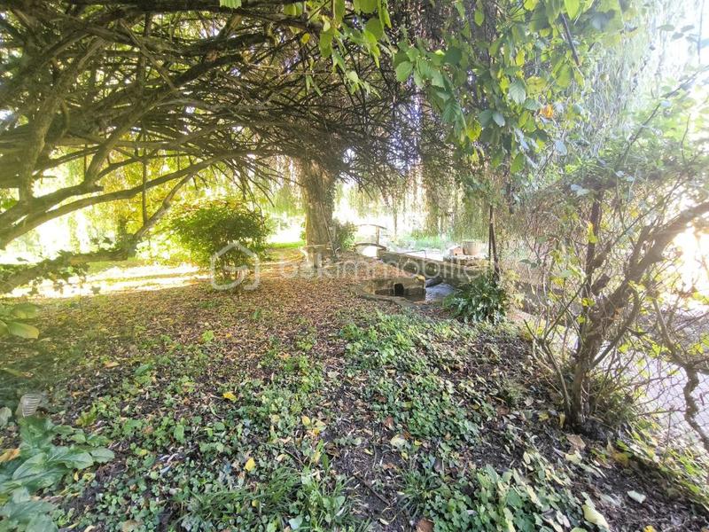 Demeure - 199 m² - 12 pièces