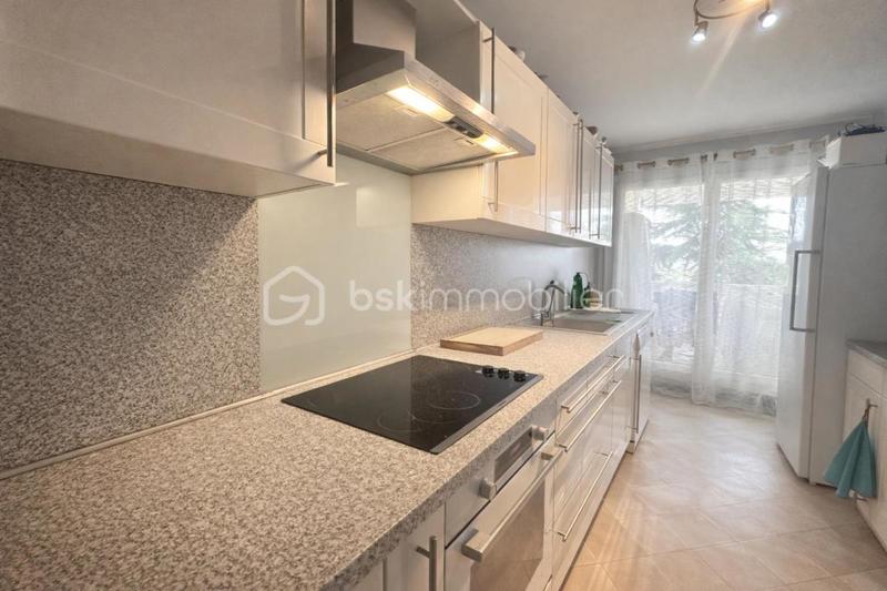 Appartement - 80 m² - 4 pièces