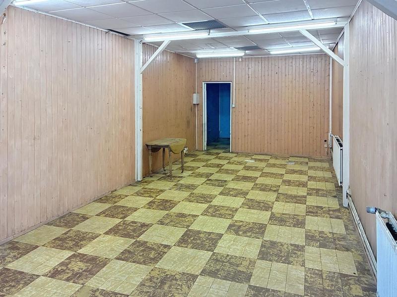 Local commercial - 161 m² - 5 pièces