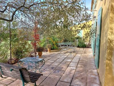 Villa - 237 m² - 7 pièces