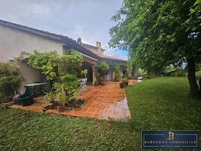 Maison traditionnelle - 157 m² - 6 pièces