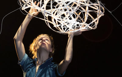 Théâtre jeune public : Ôlô, un regard sur l’enfance