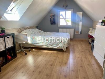 Maison - 210 m² - 10 pièces