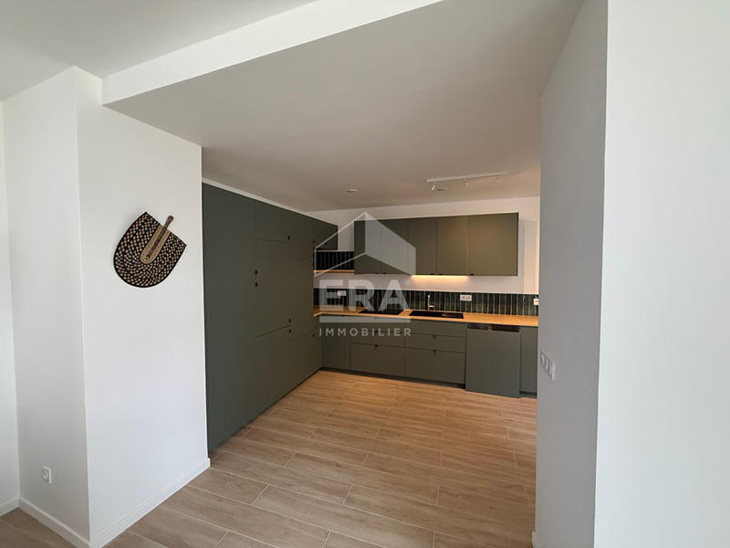 Maison - 235 m² - 7 pièces