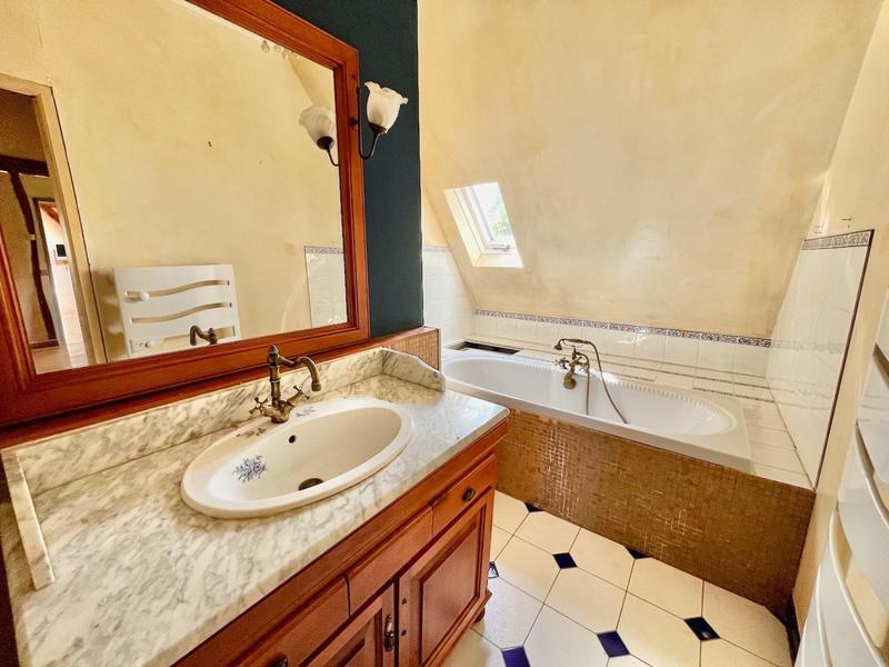 Maison - 267 m² - 7 pièces