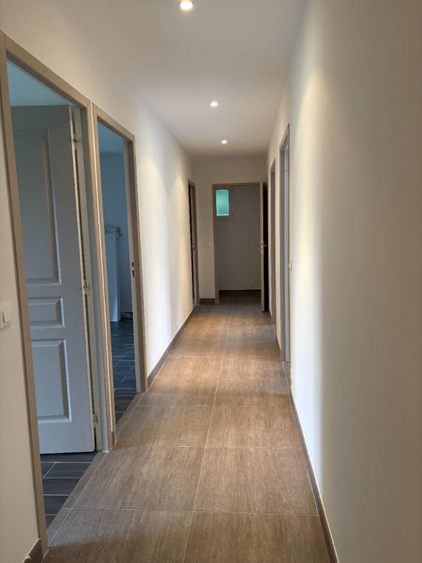 Maison - 191 m² - 8 pièces