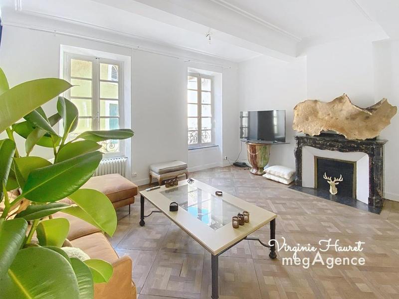 Maison - 270 m² - 10 pièces