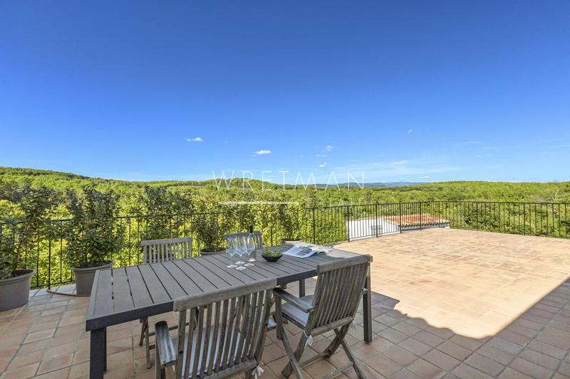 Propriété - 340 m² - 9 pièces