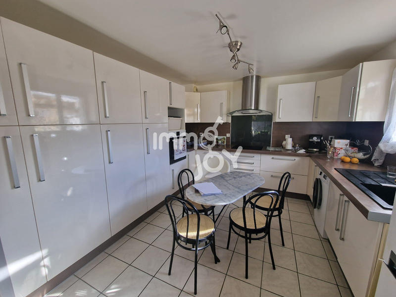 Maison - 92 m² - 4 pièces