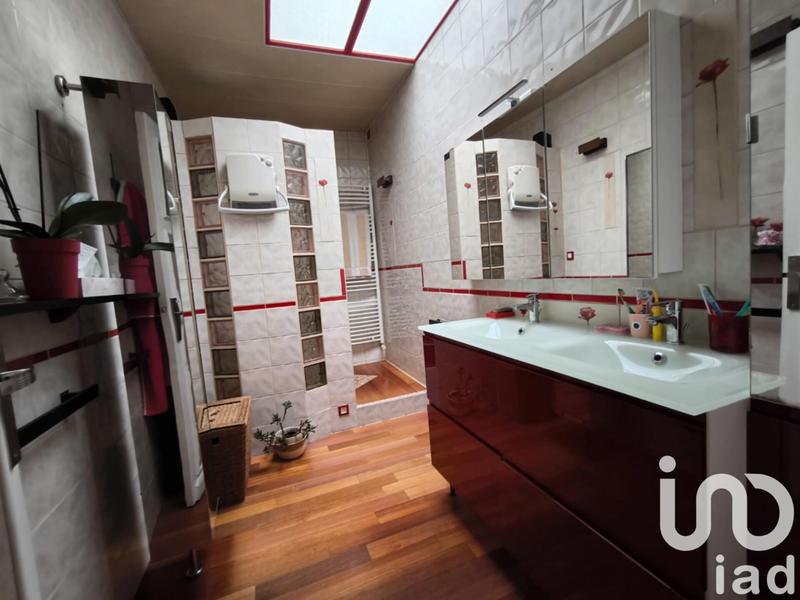 Maison - 215 m² - 8 pièces