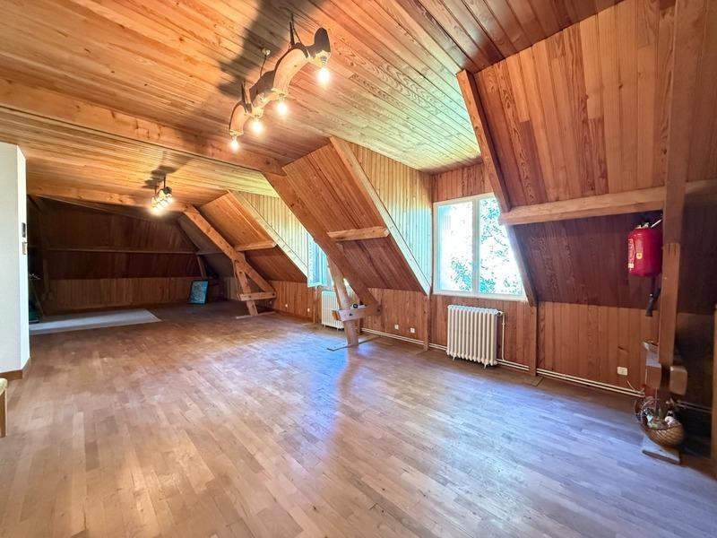 Maison - 317 m² - 10 pièces