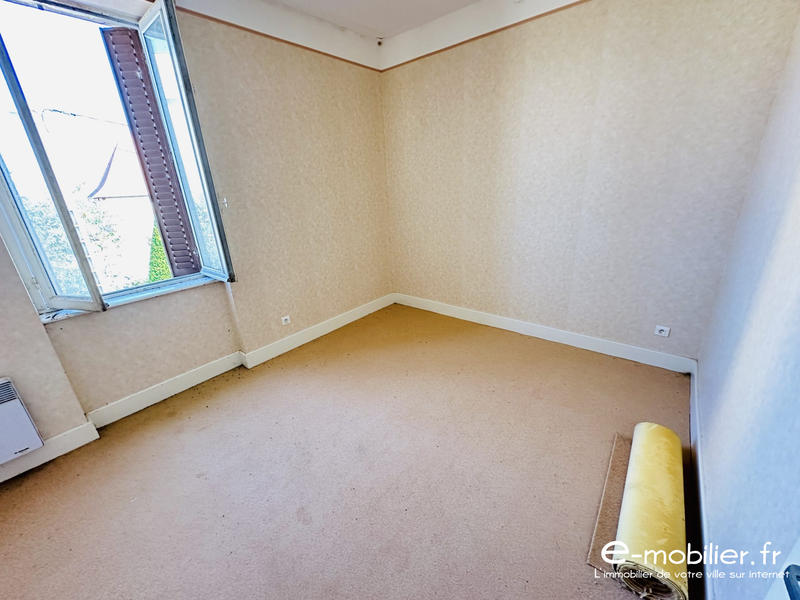 Maison - 220 m² - 8 pièces