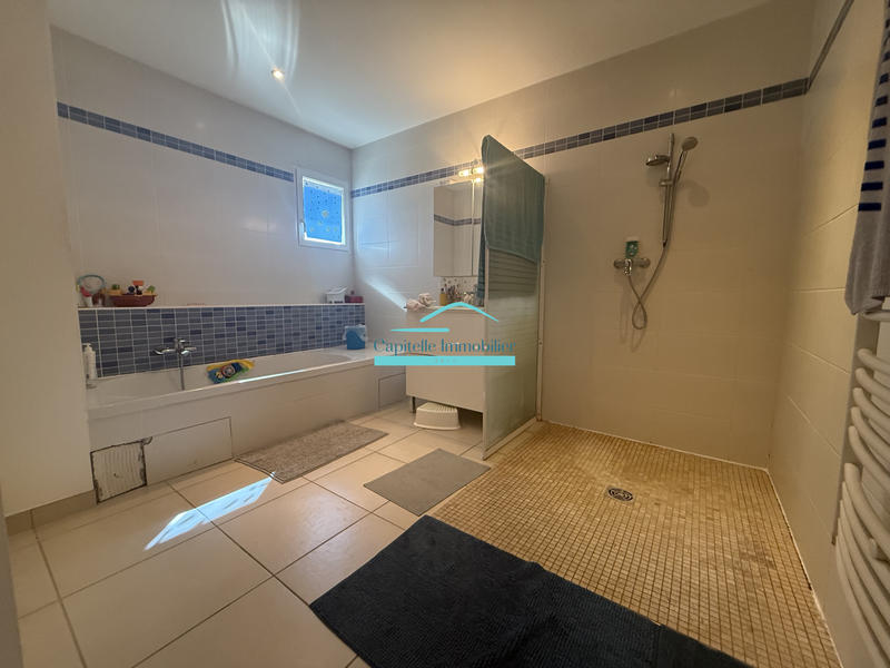 Propriété - 336 m² - 10 pièces