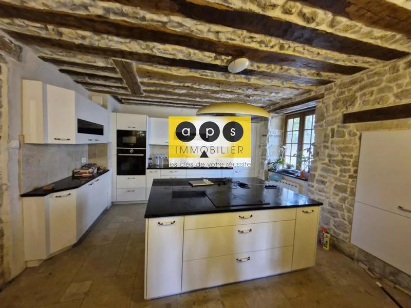 Maison de village - 210 m² - 9 pièces